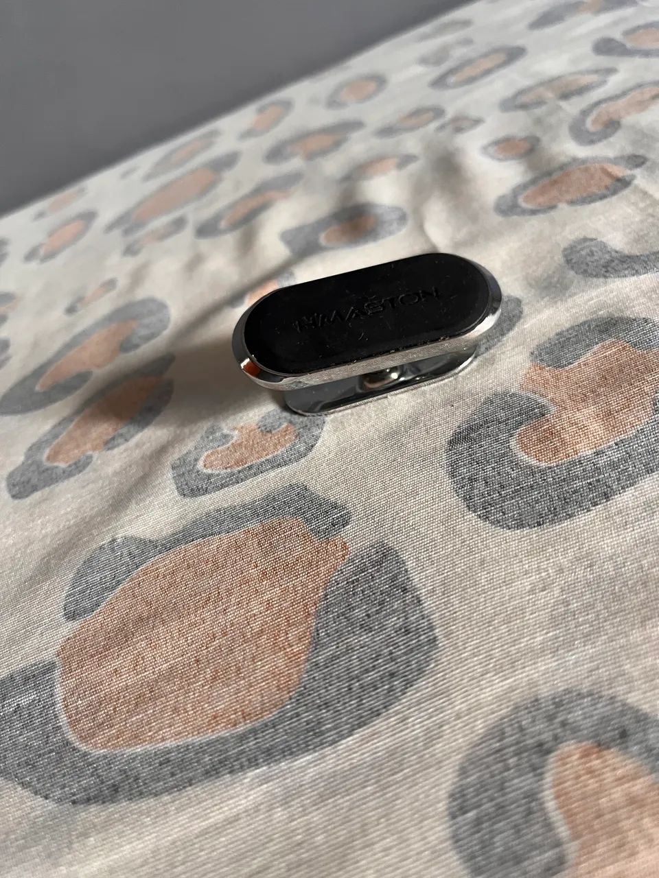 Suporte veicular magnético para celular e gps.  - Foto 4