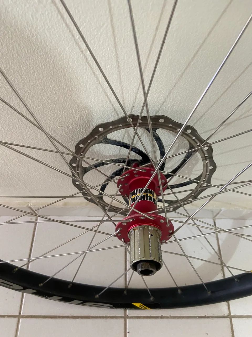 Roda traseira Vplus completa com cubo hupi 12x150 - Foto 2