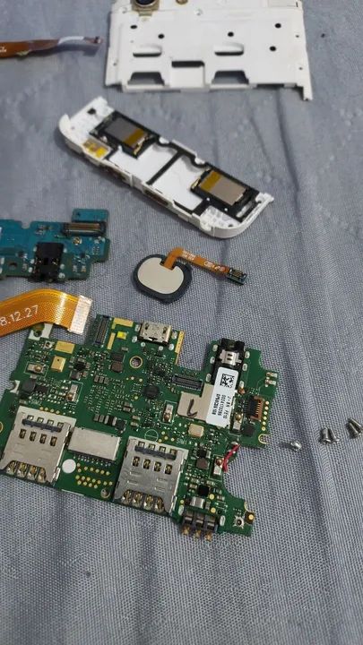 Lote de peças pra celular A20 - Foto 3