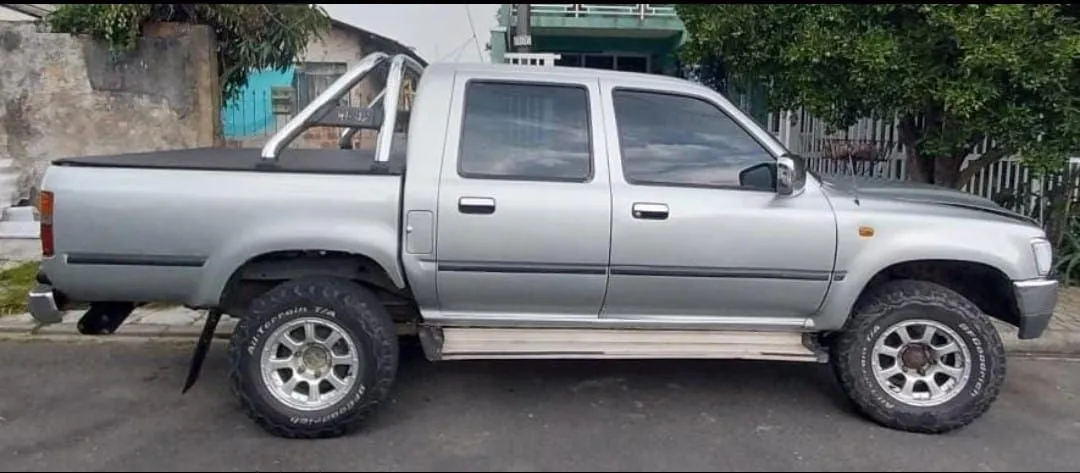 TOYOTA HILUX CD DX 4X2 3.0 8V 90CV DIESEL Usados e Novos