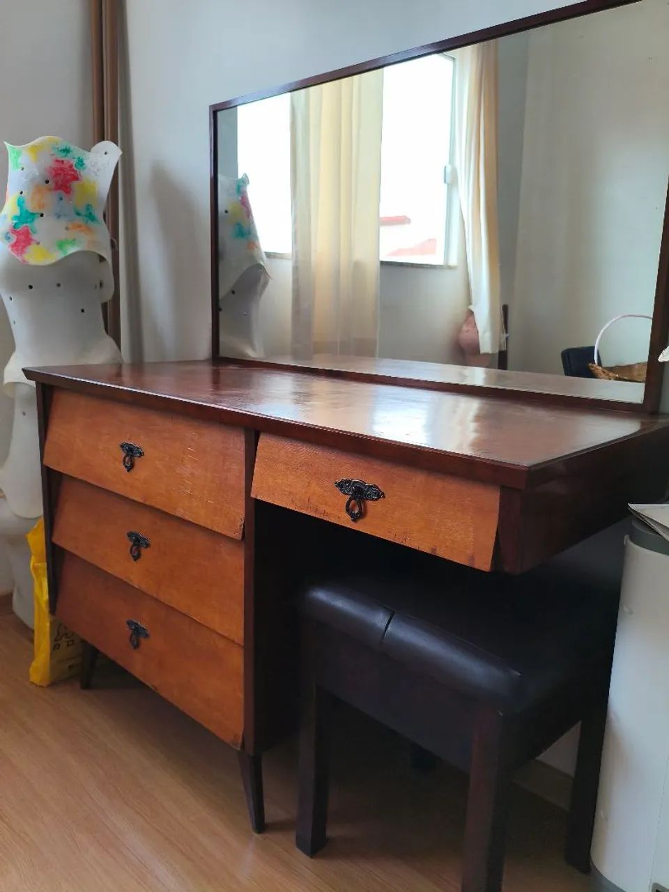 Dressing Table64302122458883122
