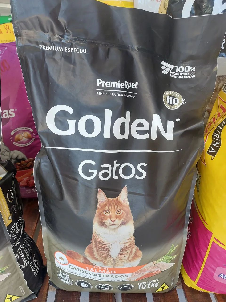 Ração Golden Gatos Castrados Salmão 10,1kg
