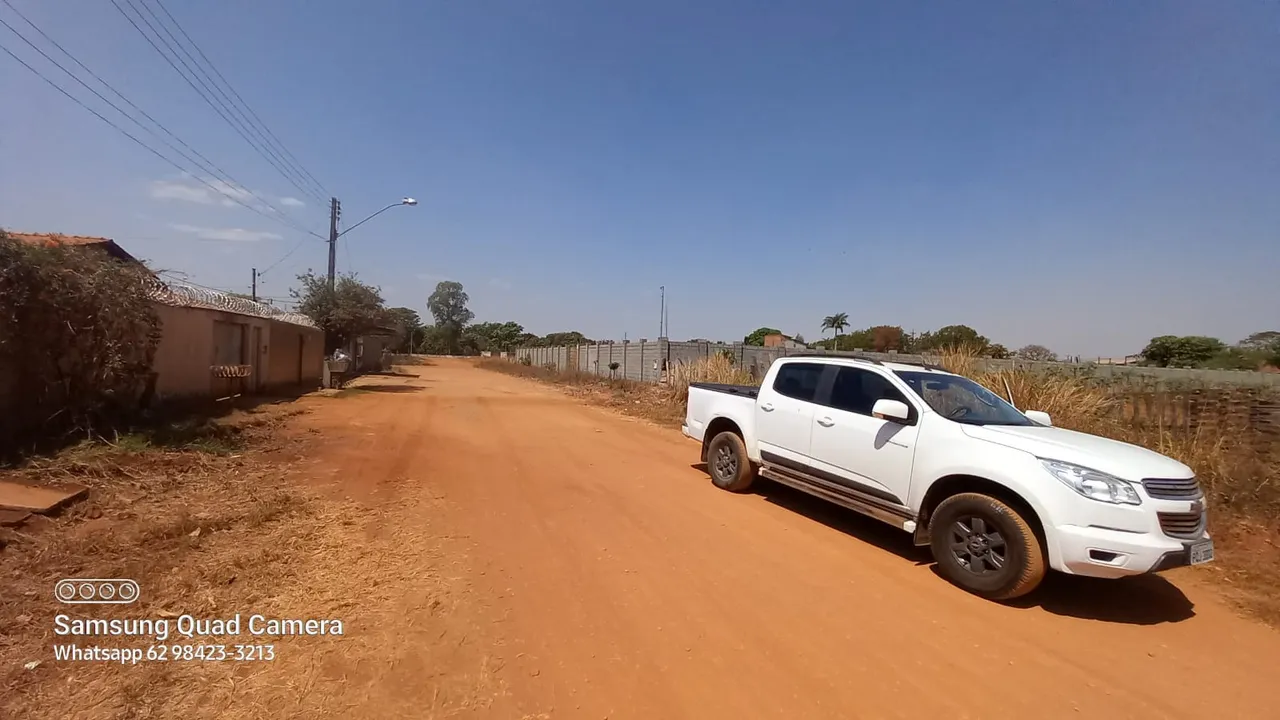 Chácara a venda possui 5136 m² muro dos lados, próximo ao clube, campus Samambaia UFG, GO