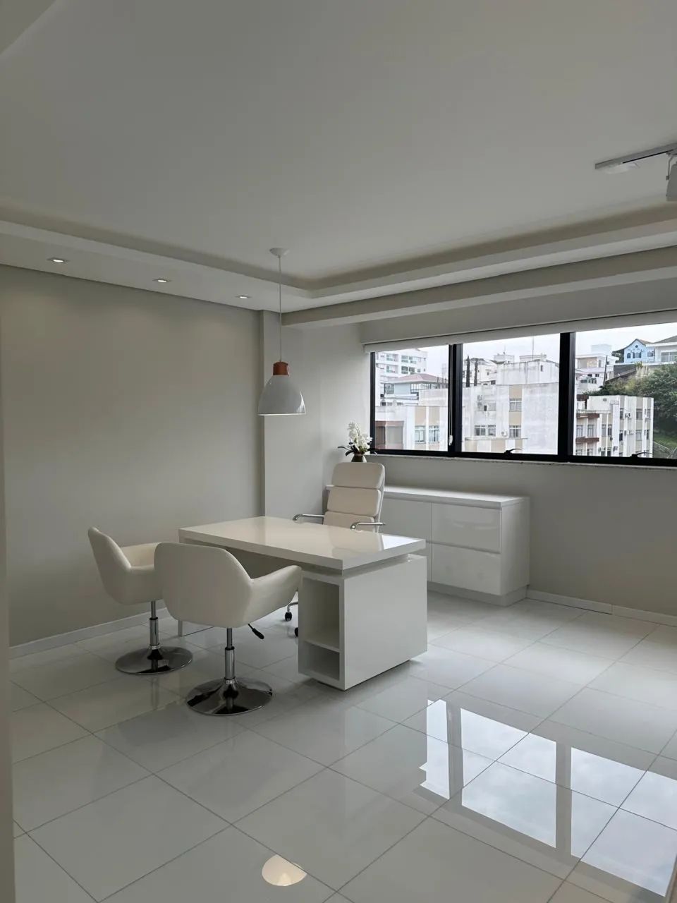 Alugo sala comercial mobiliada em coqueiros  - Foto 4