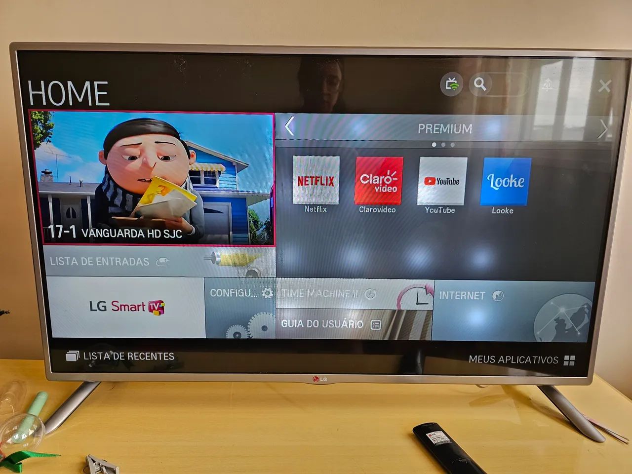 TV LG 42" com defeito