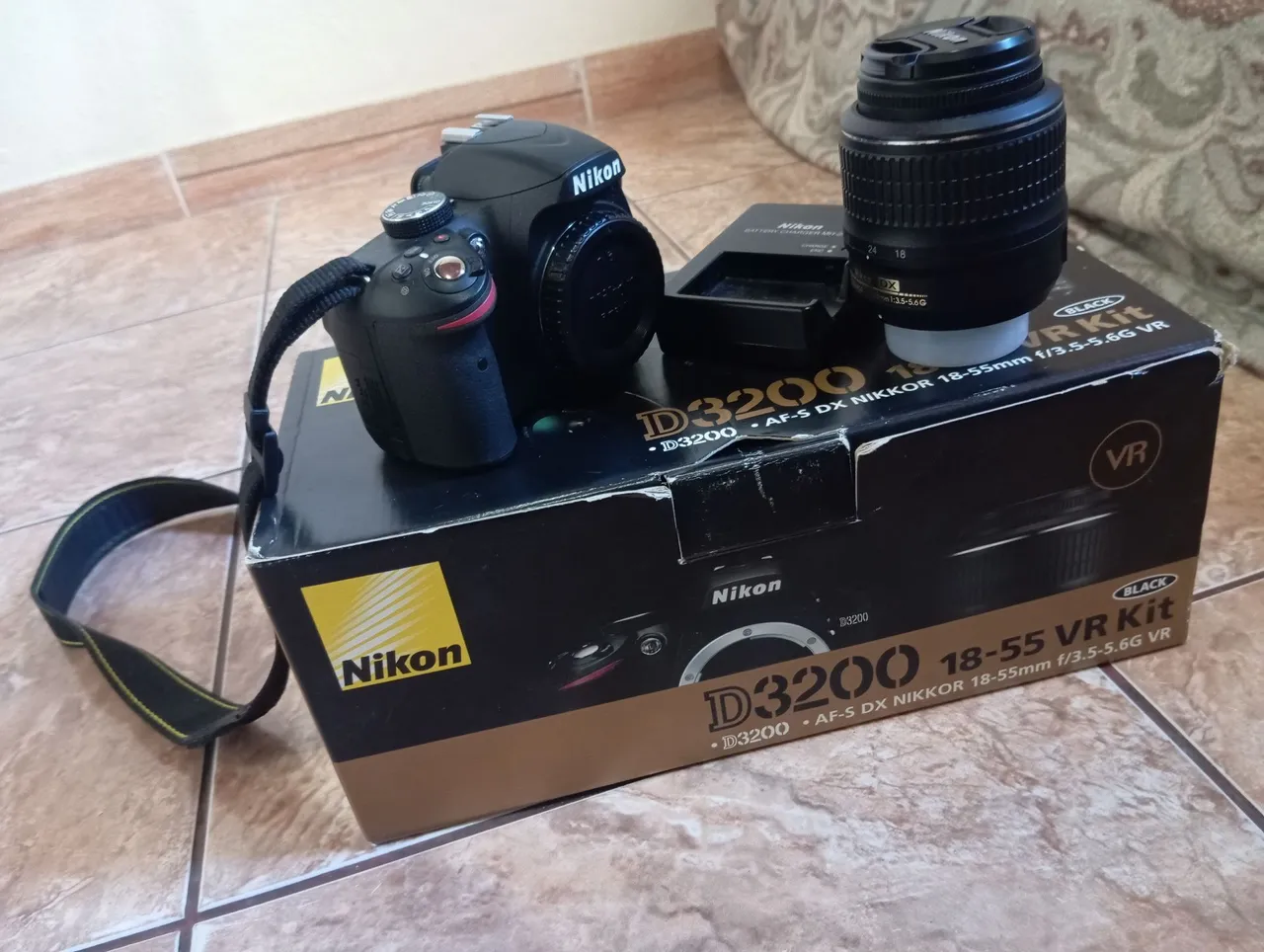 Câmera DSLR Nikon D3200 + Lente 18-55mm VR Kit