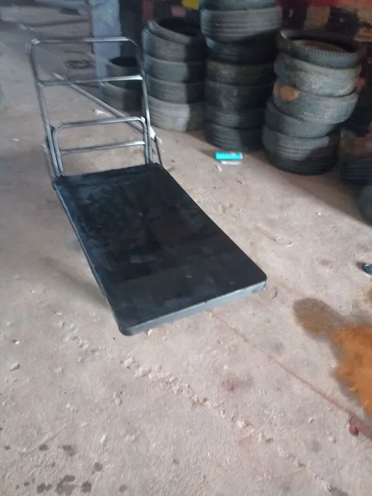 Carrinho de mão dobrável - ideal para transporte