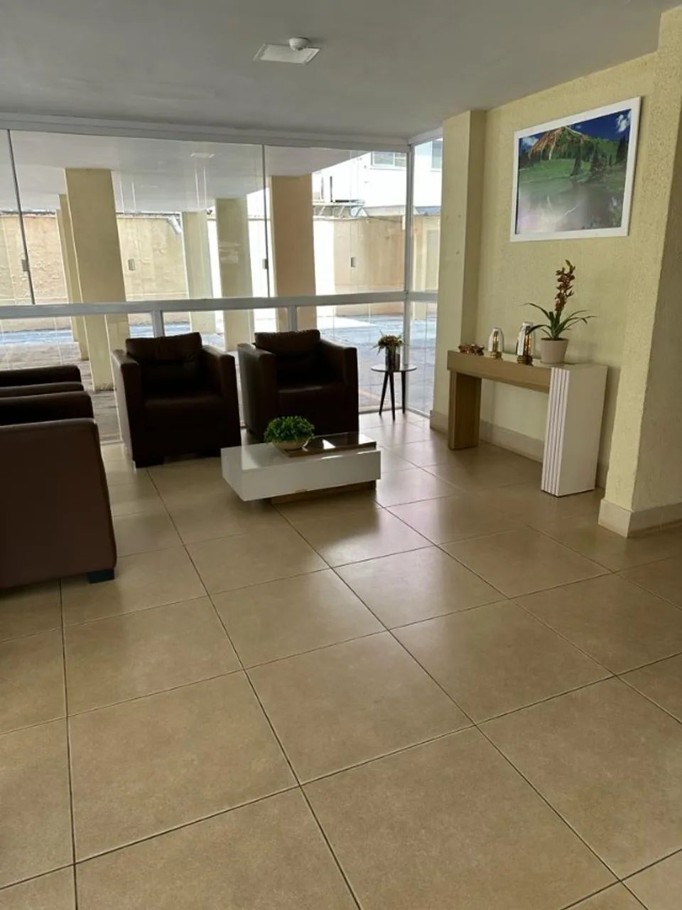 Edifício Sabará apto de 2/4 quadra do Buriti Shopping com garagem e elevador. - Foto 2