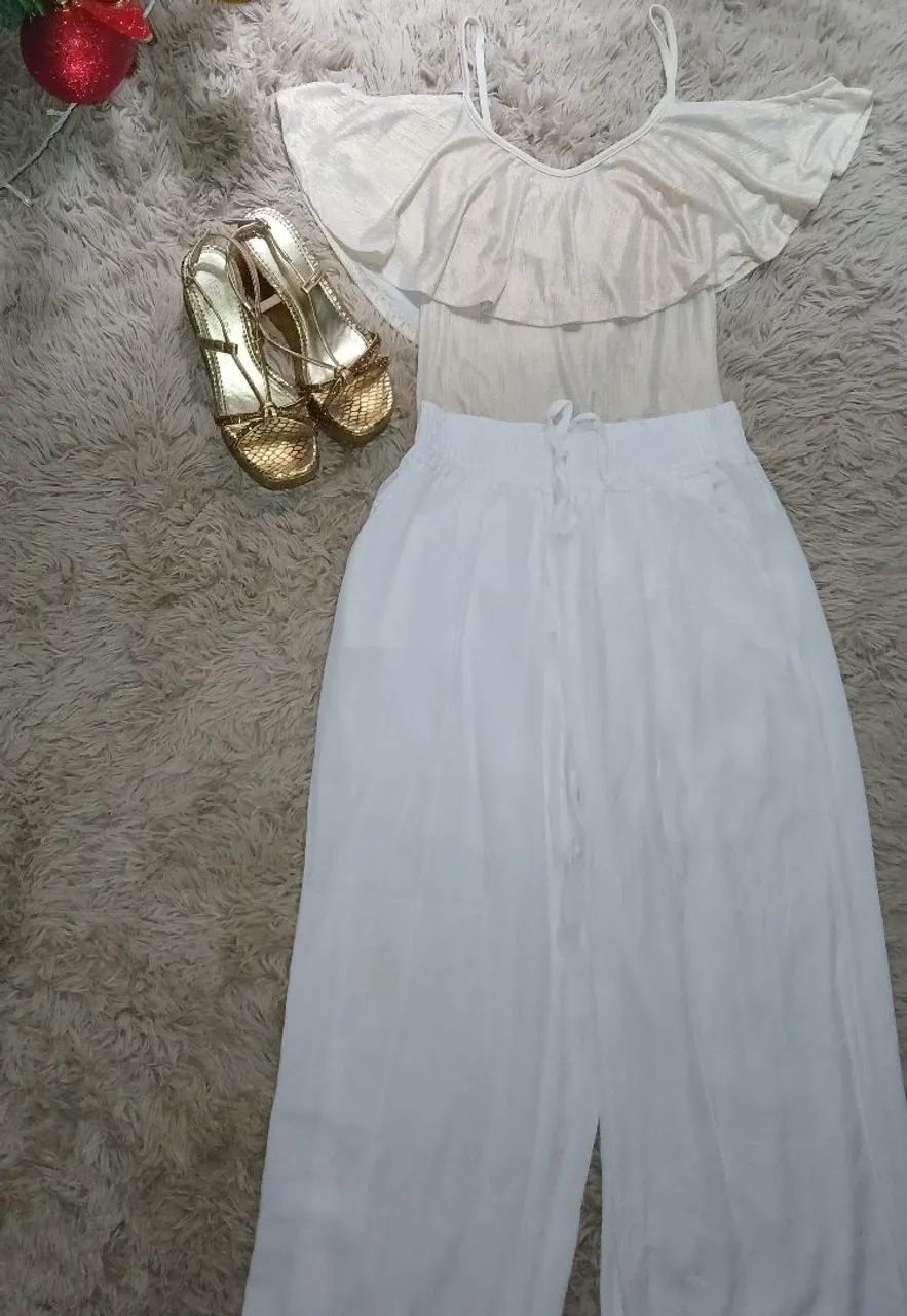 Conjunto Calça Branca e Body Dourado. 