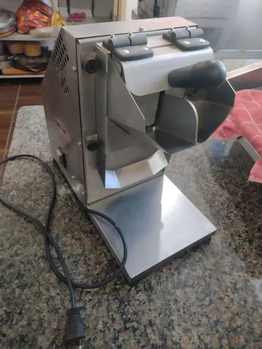 Ralador de côco, queijo, aipim e etc .. - Foto 2