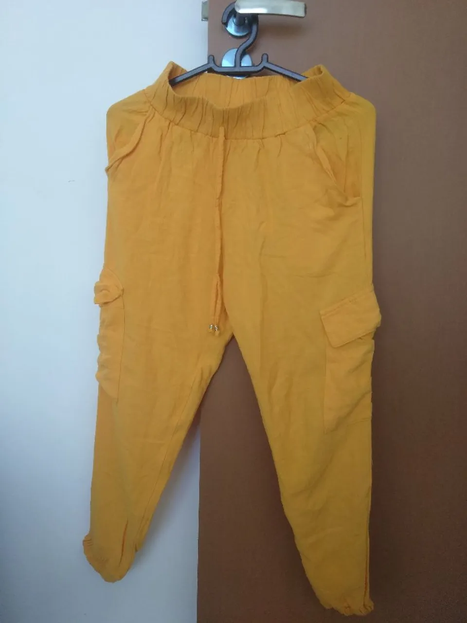 Calça Amarela Cargo Feminina