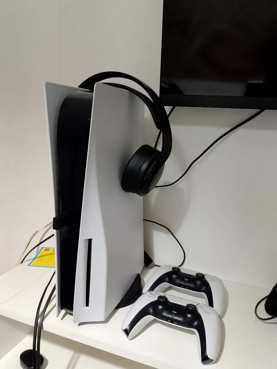 PlayStation 5 com 2 Controles e Headset