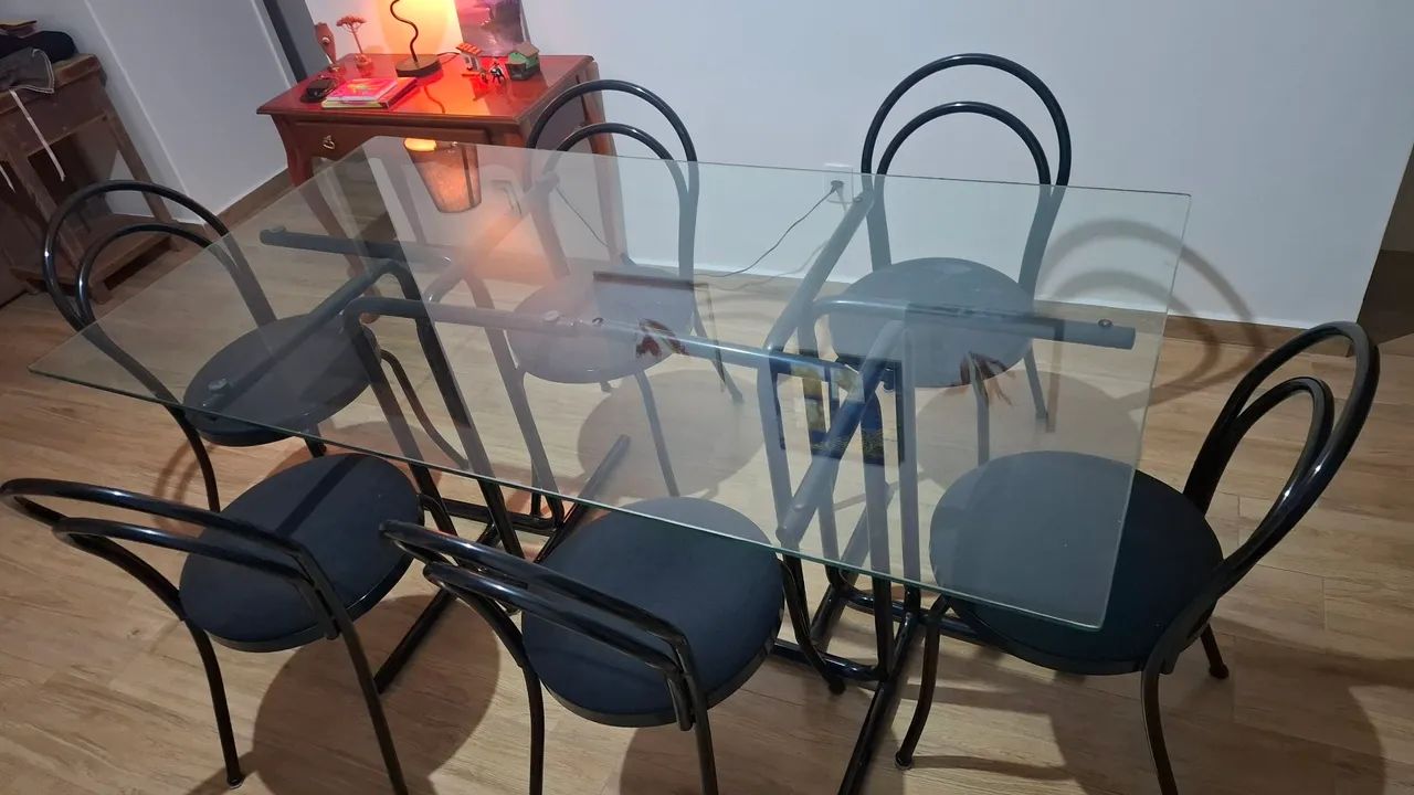 Mesa de vidro com 6 cadeiras - Foto 2