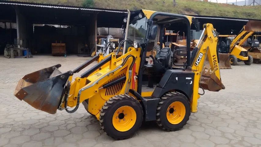 Mini Retroescavadeira JCB 1CX  4x4 Ano 2012