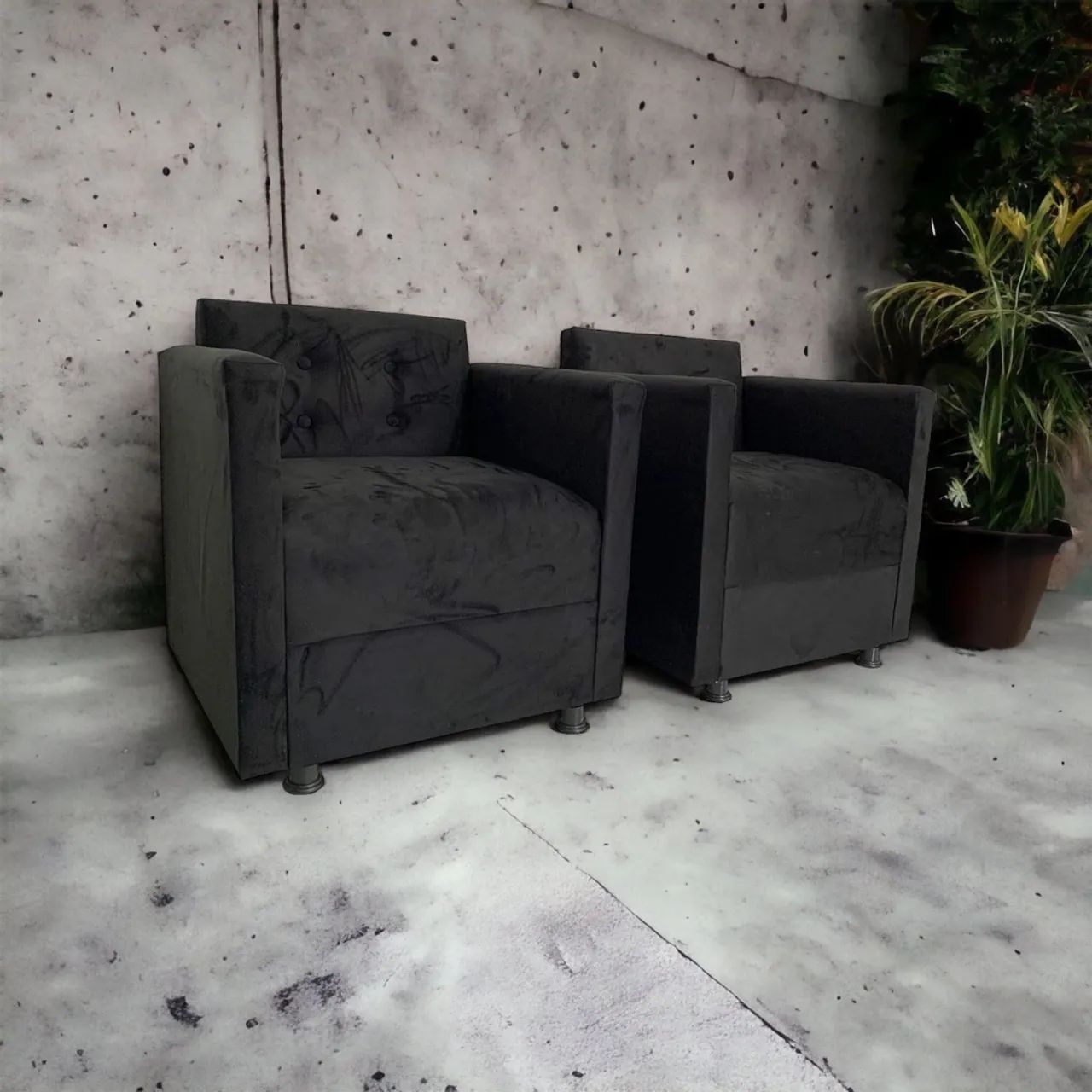 2 POLTRONAS NOVAS de design moderno - Conforto e Elegância! Novos