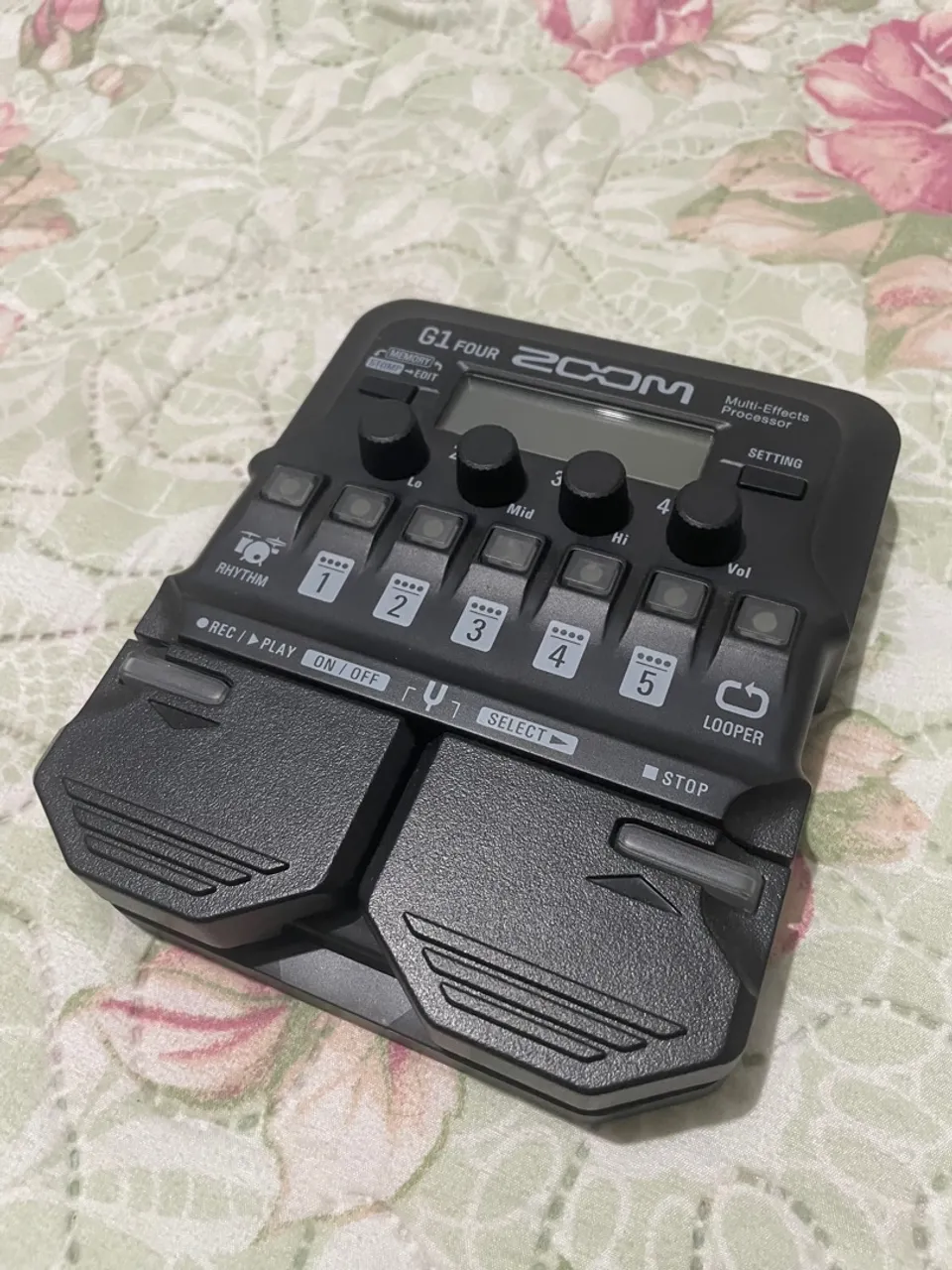 Pedaleira Zoom G1FOUR