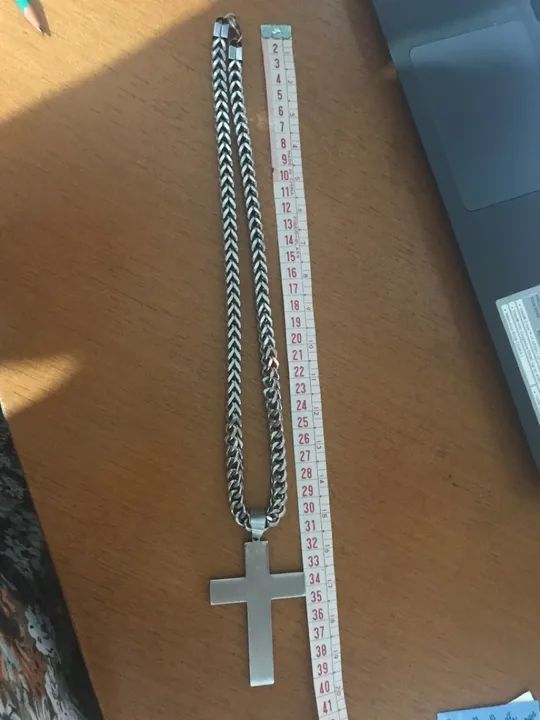 Cordão Masculino Grosso com Cruz em Aço
