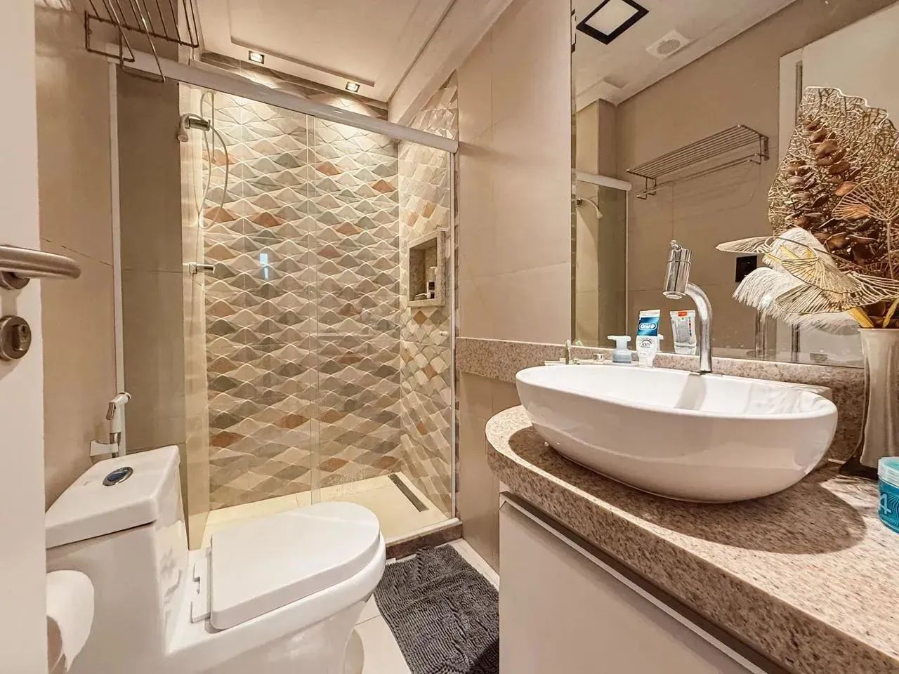 Lindo apartamento 100% reformado com o mais alto requinte e bom gosto ANDAR ALTO - Foto 10