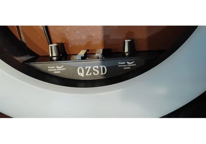 Iluminador Ring Light Qzsd 14 + Tripé+ Carreg+ 2 F970+ Fonte 127/220v Preto Branco-frio - Foto 6