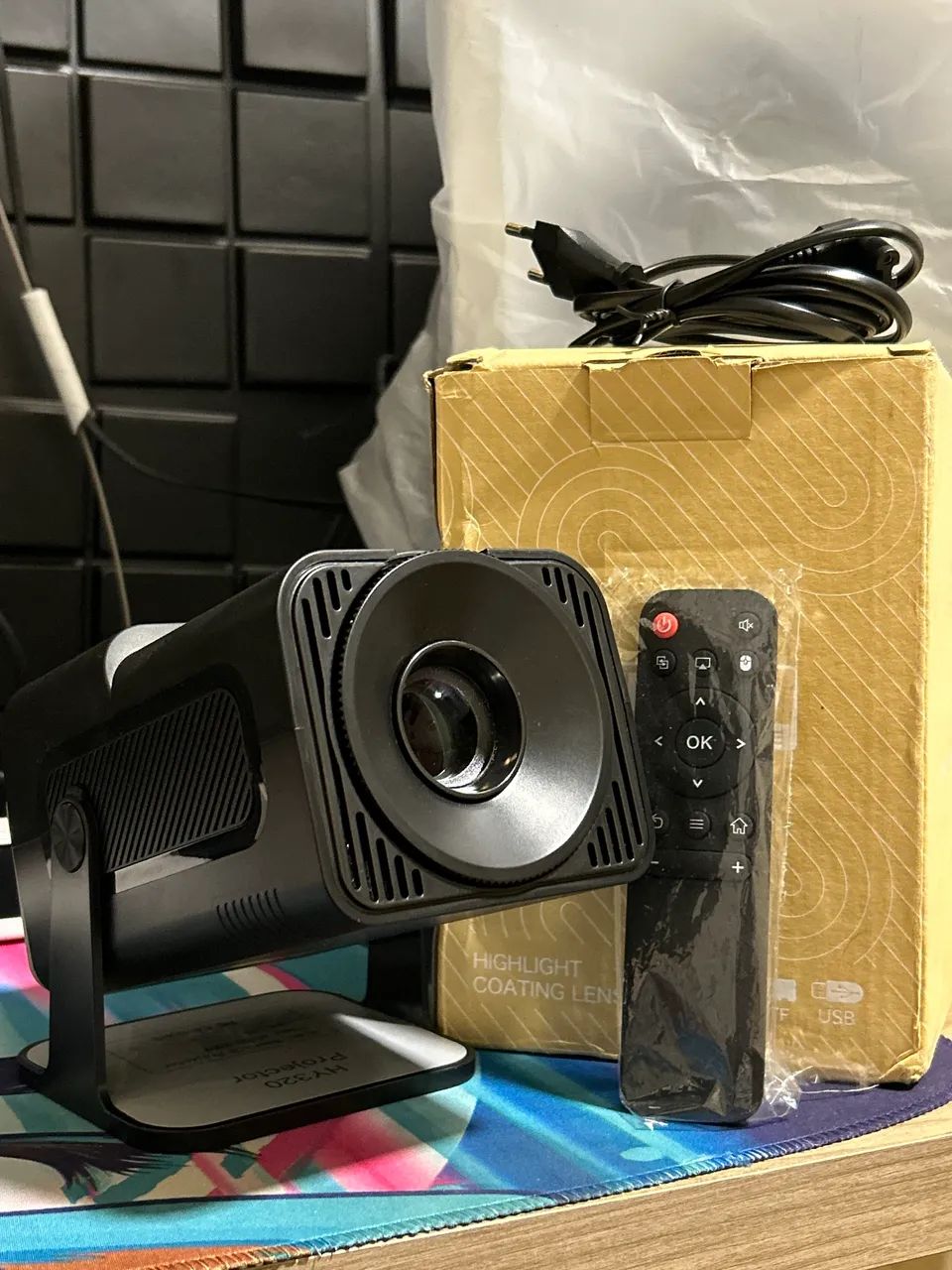 Projetor Hy320 Mini 4K Smart Tv Android Wifi6 4k Com Controle Remoto - Foto 2