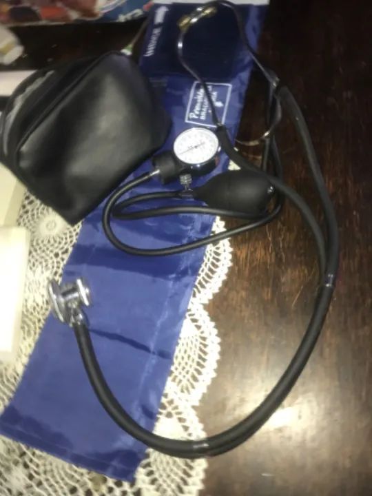 Aparelhos para verificar a pressão arterial completo tenho 2 $50.00 cada conjunto  - Foto 2