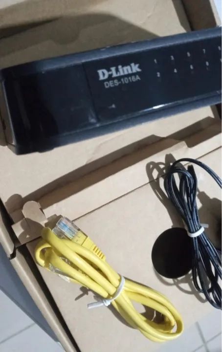 Switch D-Link DES-1016A 16 portas 10/200