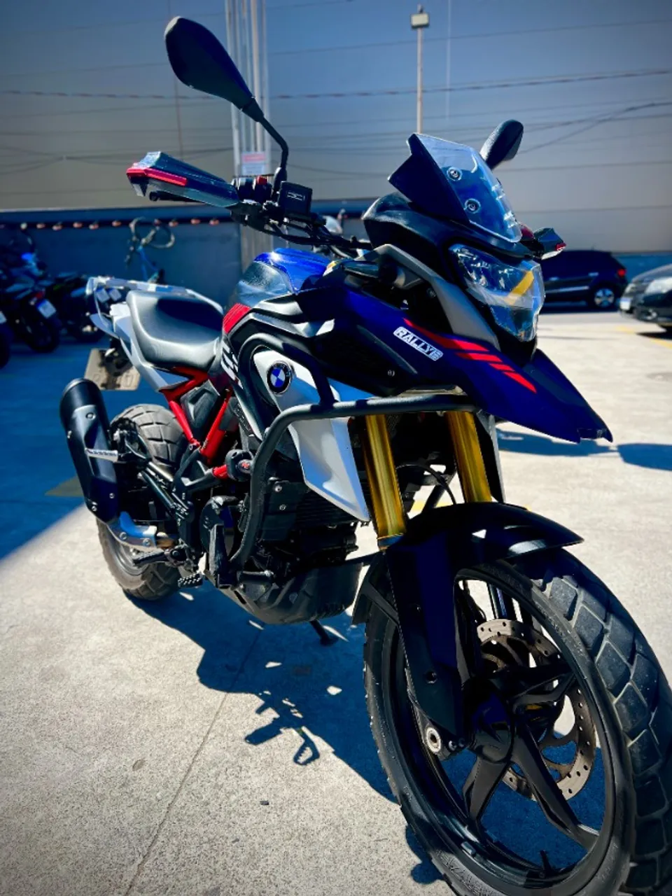 Moto BMW em perfeito estado