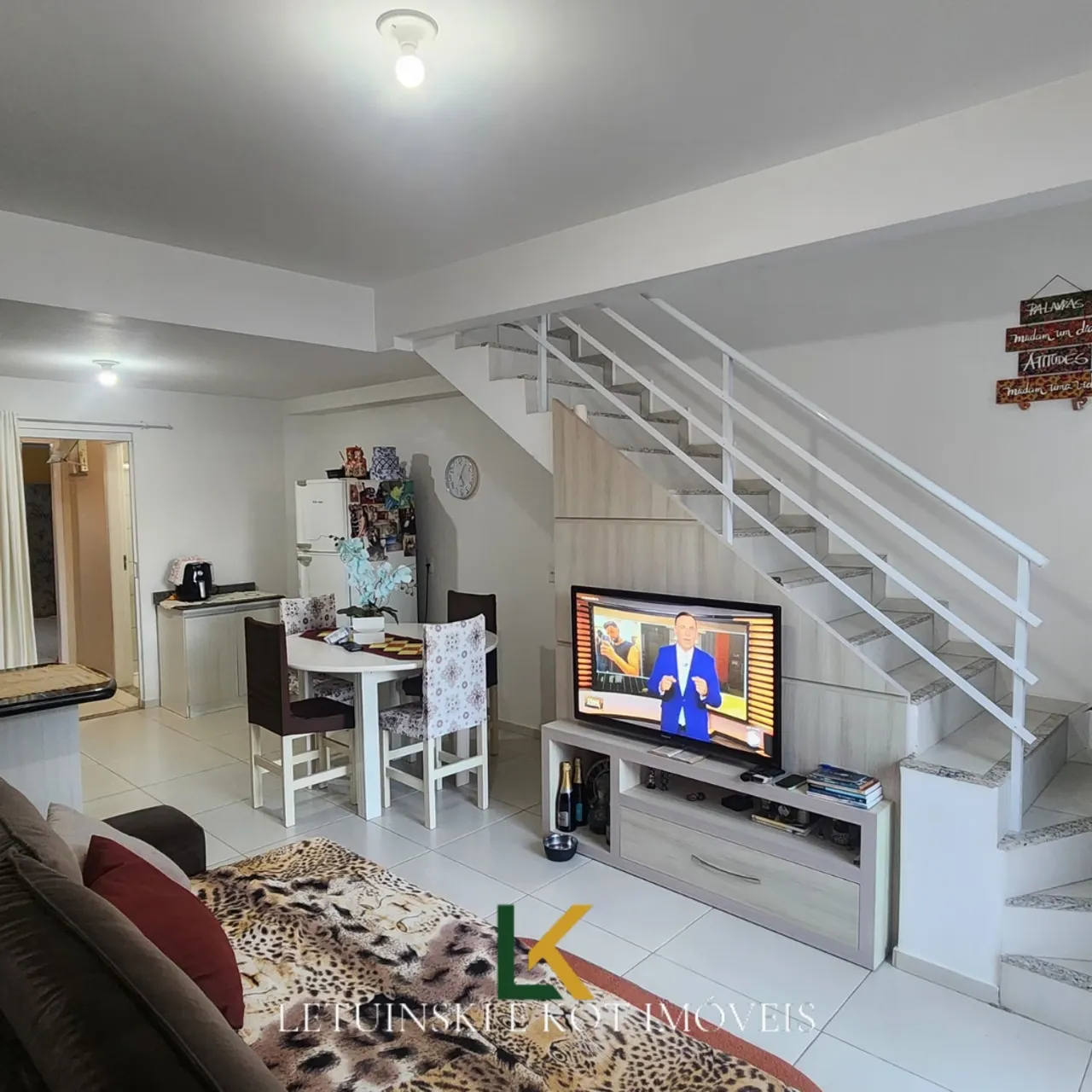 Sobrado semimobliado à venda, 80 m², 3 dormitórios sendo 1 com sacada, Areias - Camboriú -