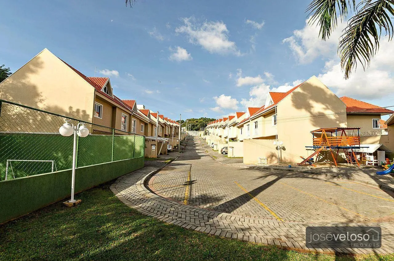 Sobrado para alugar, 94 m² por R$ 5.900,00/mês - Barreirinha - Curitiba/PR