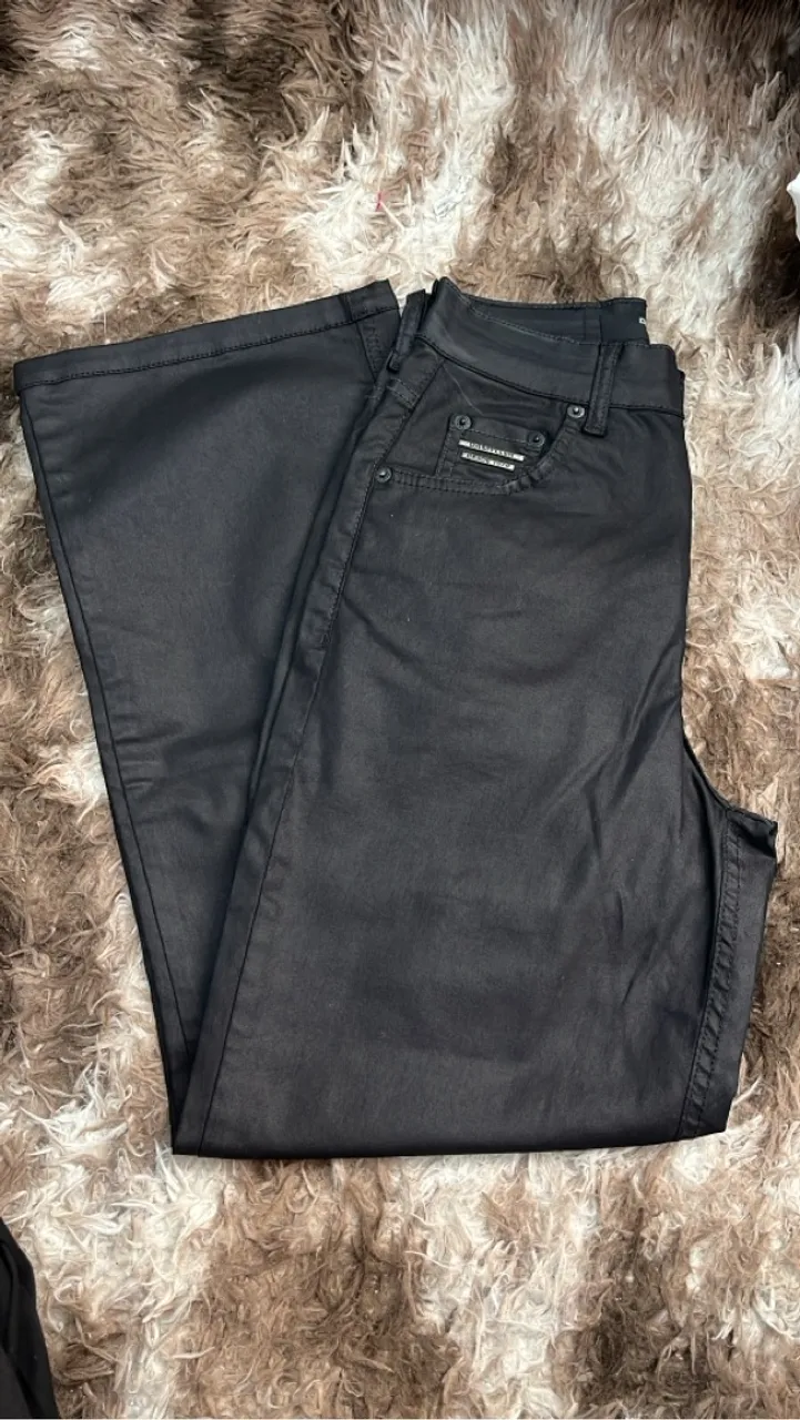 Calça preta Damyller 34