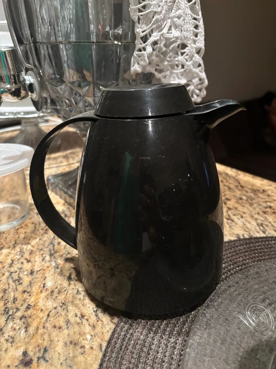 Conjunto de copos, xícaras e bule térmico pretos - Foto 2