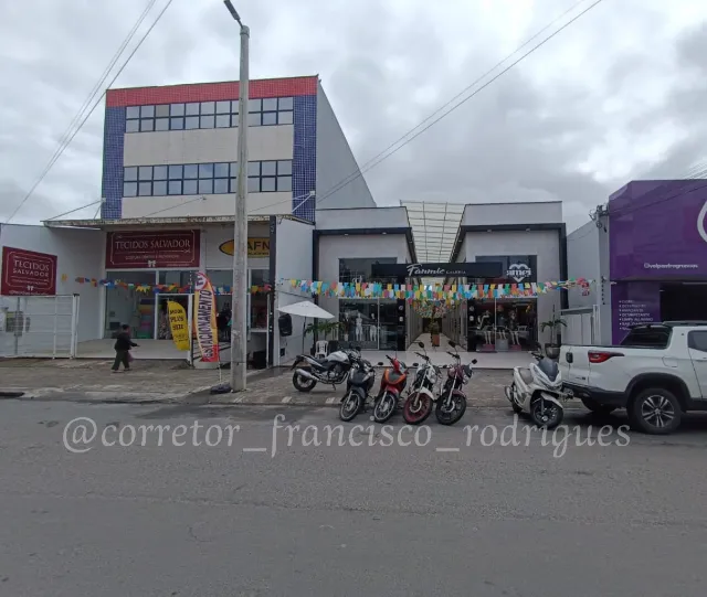 LOCAÇÃO-Lojas na Galeria FANMIE AV. CARLOS GOMES Área 14,62 M2 Sanitário da galeira.
