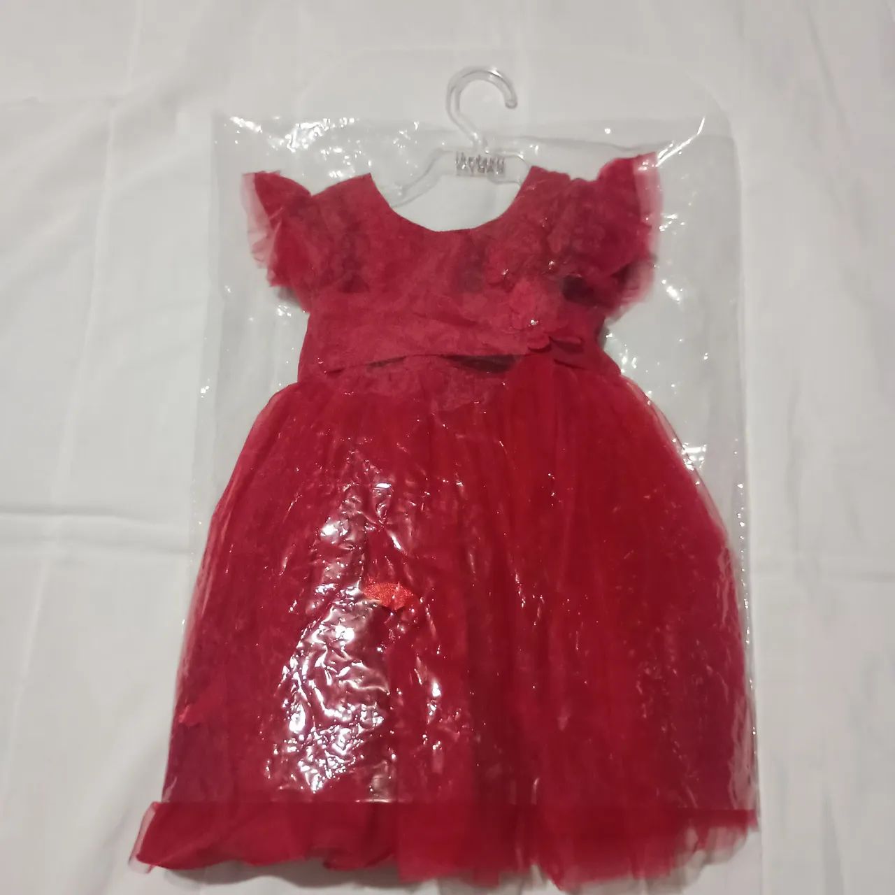 Vestido Vermelho Infantil com Detalhes de Borboletas - Foto 4