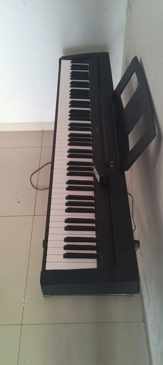 Piano Digital Yamaha P-45 Preto Com Fonte, Pedal e Base - Foto 3