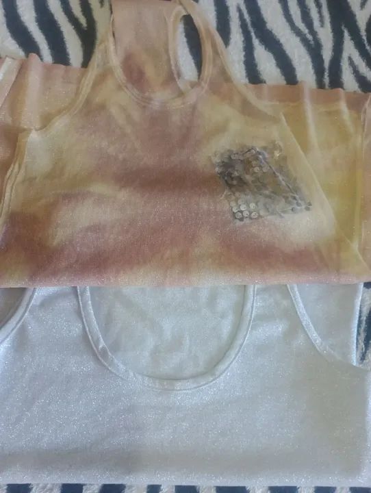 Duas Blusas de Alça - glitter e paite