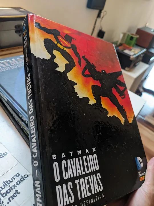 Coleção de HQs Batman - Edições Clássicas de quadrinhos - Foto 3