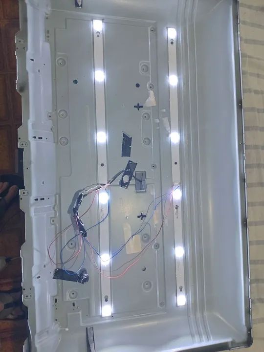 Vende-se um kit led de tv tcl 32l2800