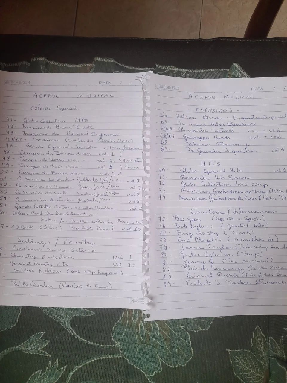 ACERVO MUSICAL com 100 CDs  e FILMES com 07 DVDs - Foto 3