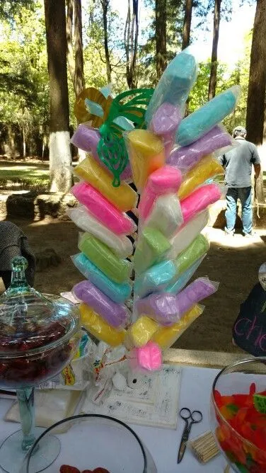 Decoração de Festa: Árvore de Algodão Doce Colorido
