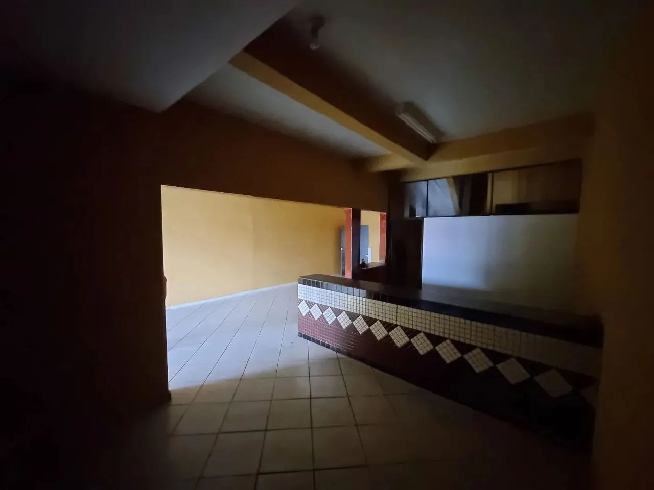 Sobrado comercial com uma loja em baixo 4 salas em cima e uma casa de 2 dormitórios à vend - Foto 4