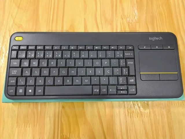 Teclado Logitech K400 Plus com Touchpad | Sem Fio | R$ 120 - Foto 3