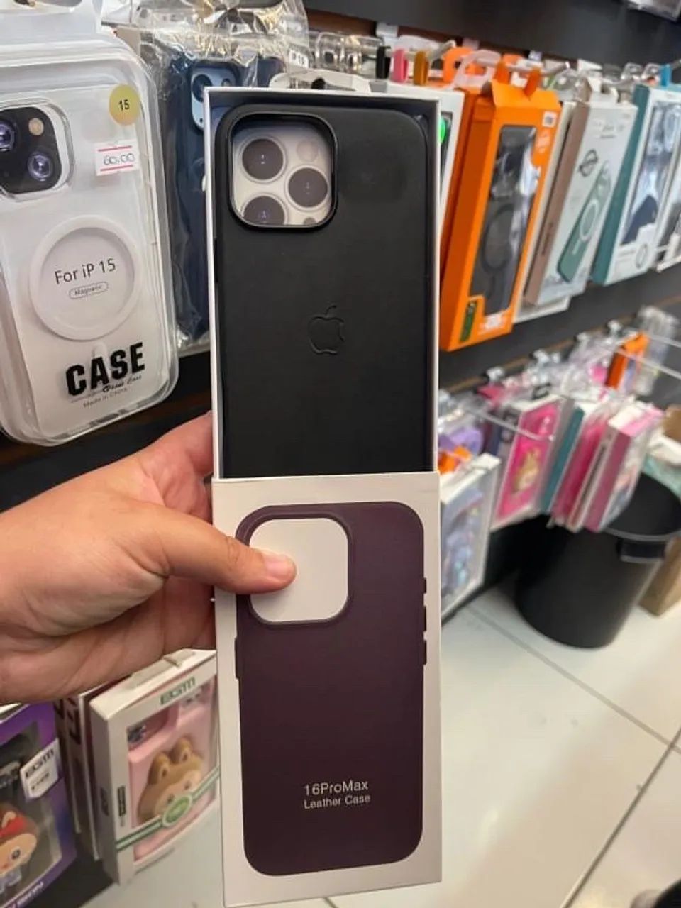 Capa De Couro para iPhone 16 Pro Max Preta 