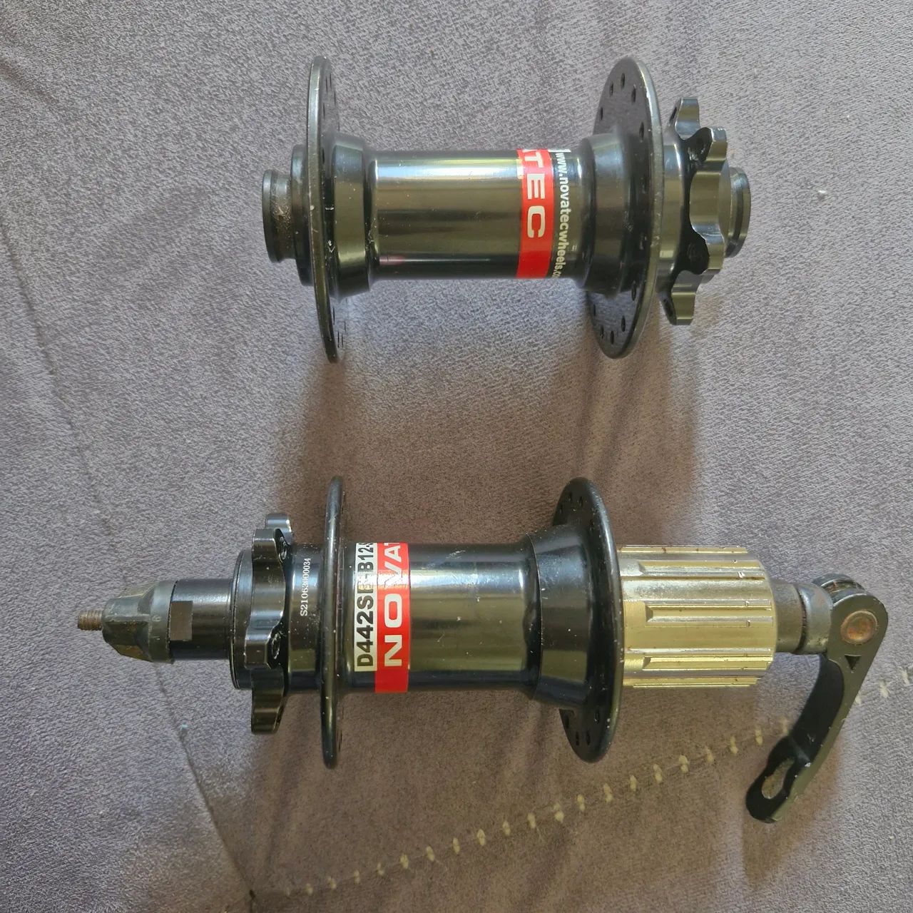 Cubos novatec com redutor+eixo opcional 