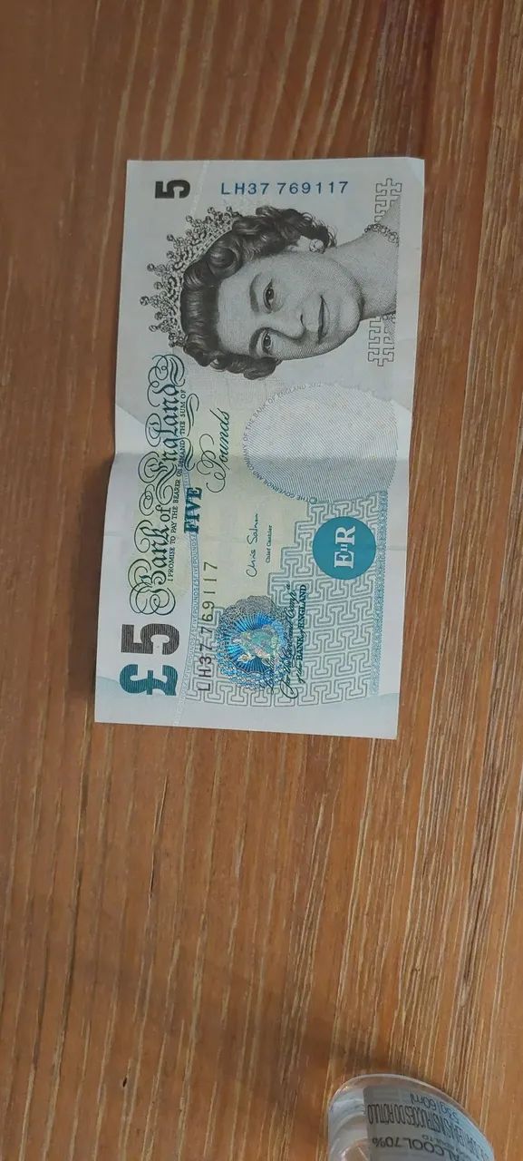 Cedula 5 libras esterlinas