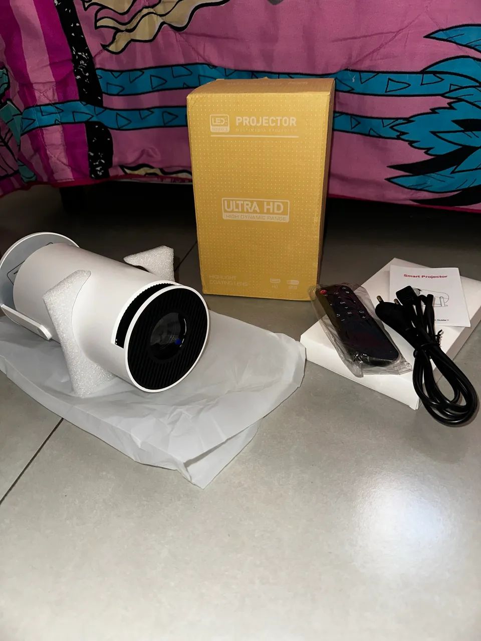 Projetor DAOYEE HY300 4K Android 11 com Wi-Fi Duplo e Bluetooth - Foto 2