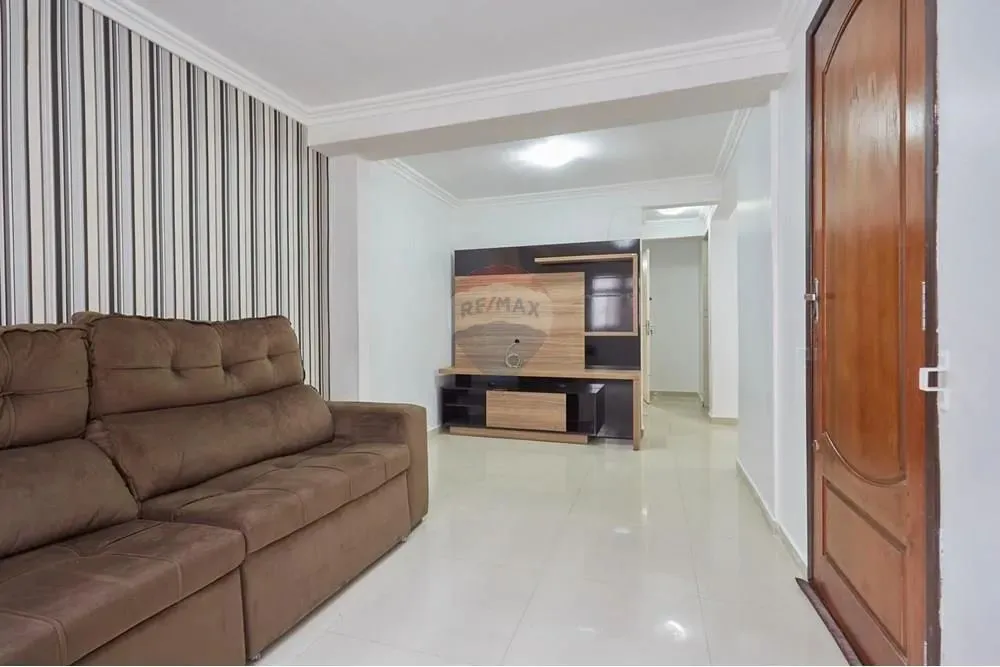 Sobrado para alugar 3 quartos no bairro Xaxim