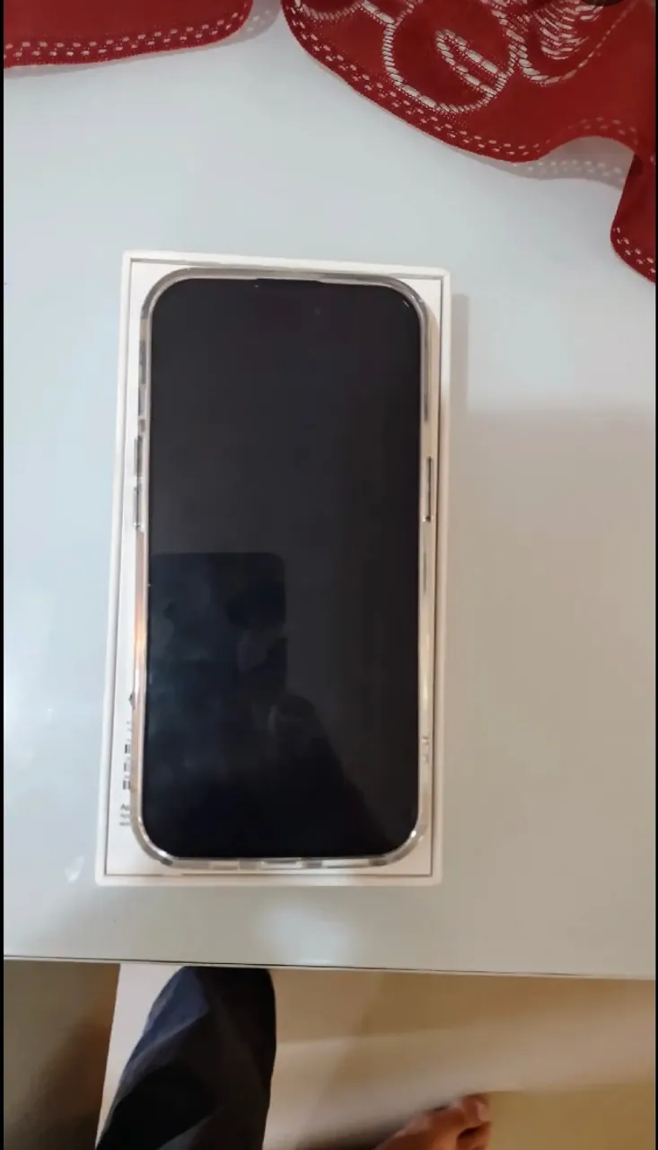 iPhone 15 semi novo