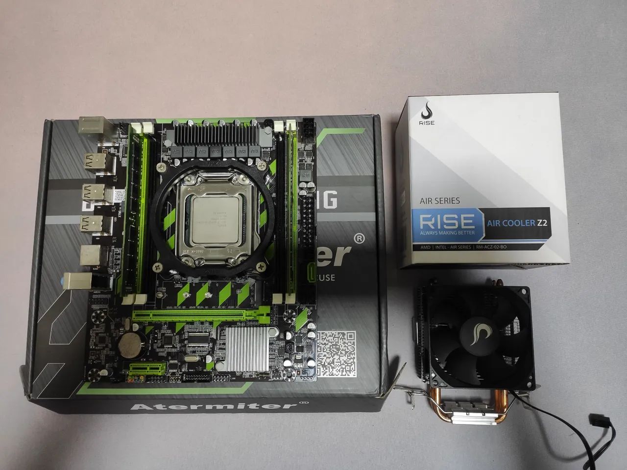 Kit Processador Intel Xeon E5-2670 v2 com Cooler Rise Z2