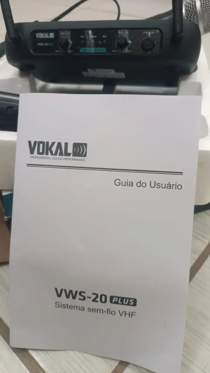 WIRELESS VOKAL MICROPHONES + BASE + ACCESSORIES - READY TO USE!64352268953089121