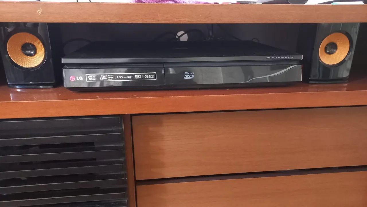 LG Blu-ray 3D Home Theater BH7230